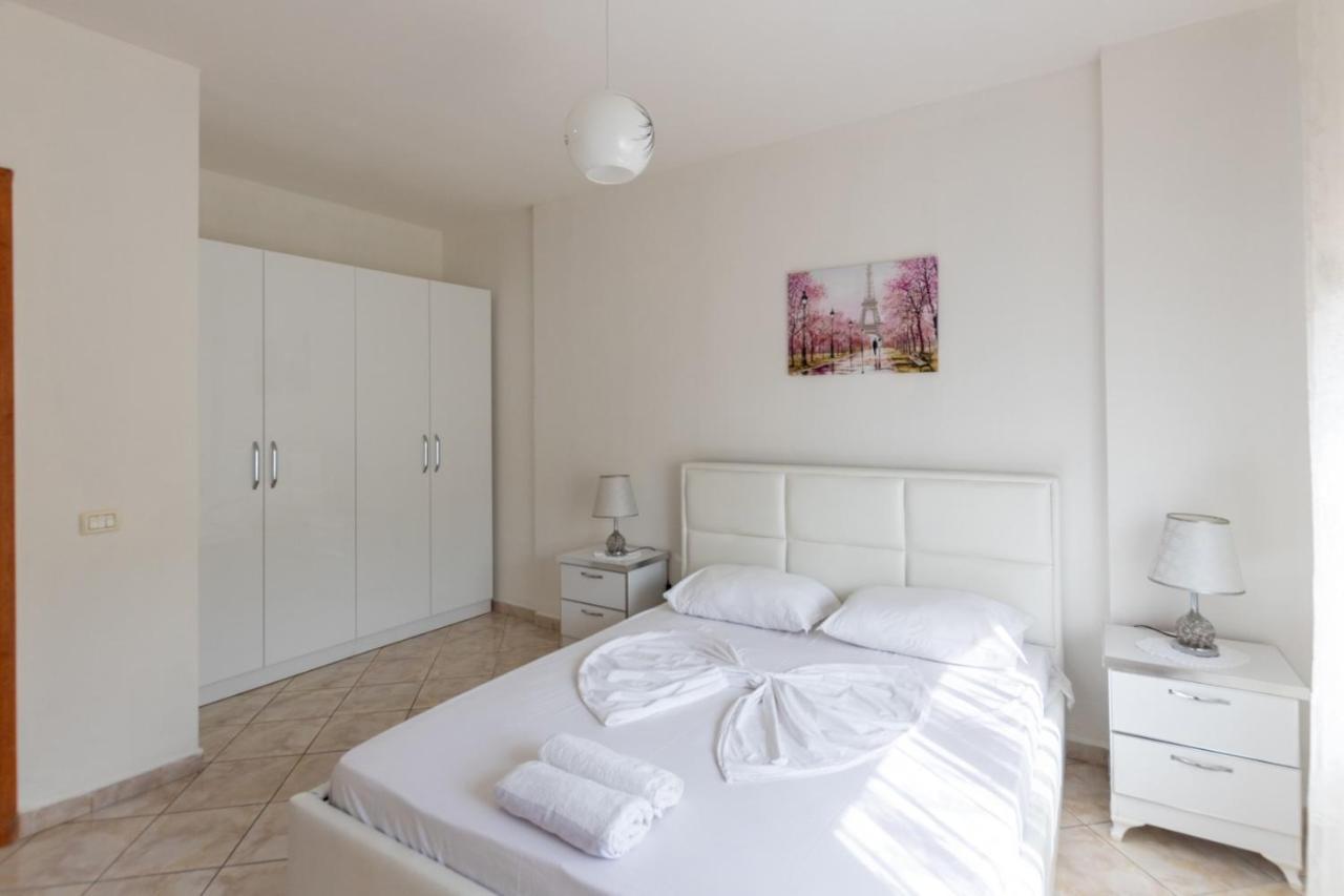 Spacious 2 Bedroom Apartment In Durres Beach Durrës Exterior foto